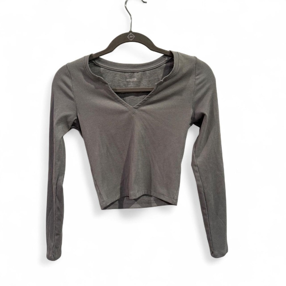 Hollister gray long sleeve cropped top